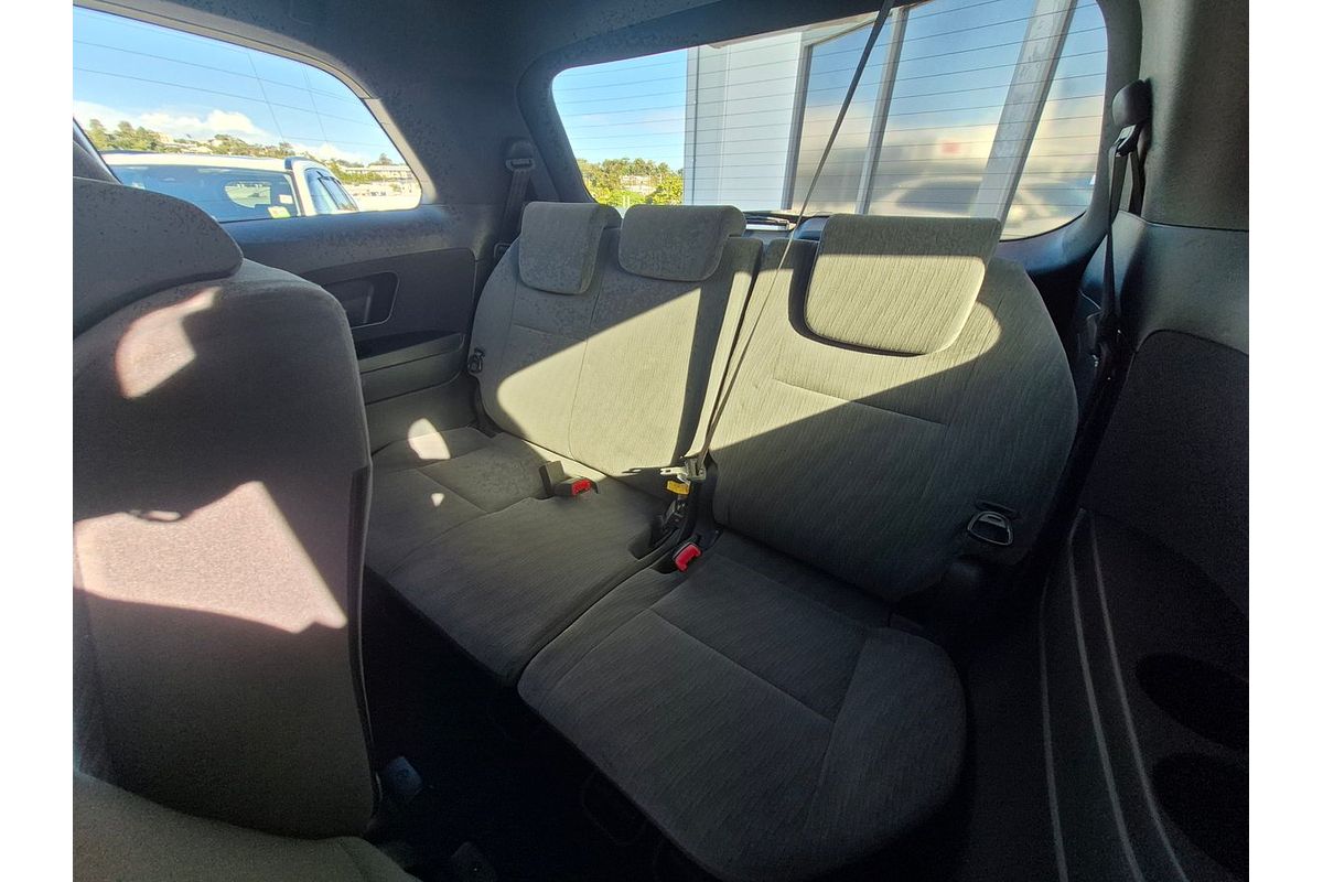 2017 Toyota Tarago GLi ACR50R
