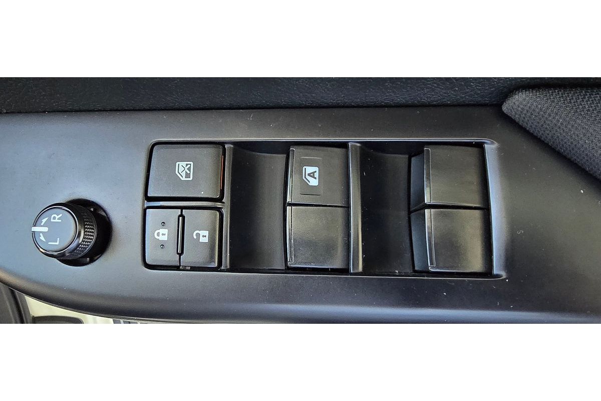 2018 Toyota Hilux SR GUN126R 4X4
