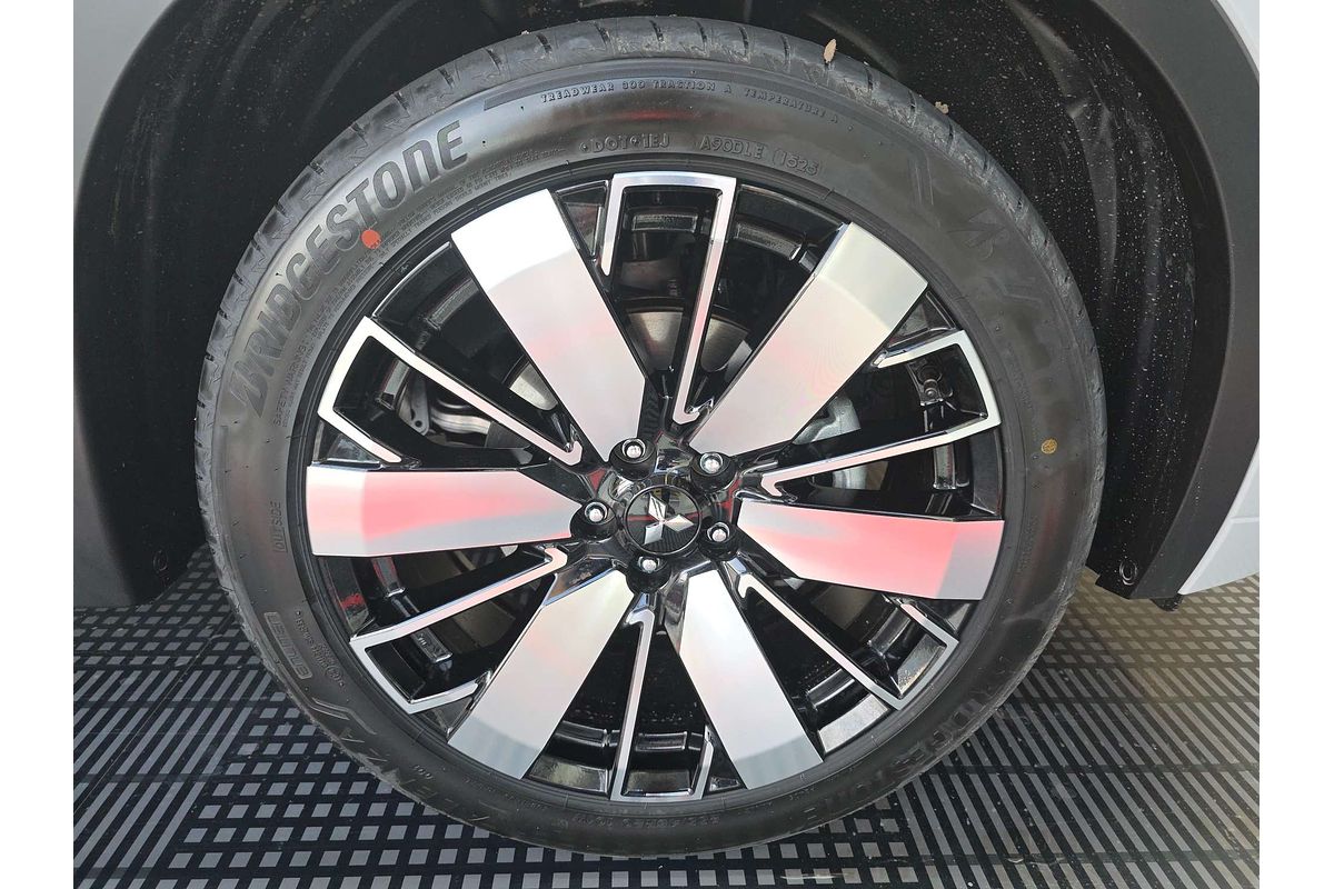 2025 Mitsubishi Outlander Exceed Tourer ZM