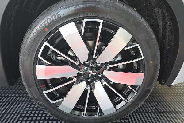 2025 Mitsubishi Outlander Exceed Tourer ZM