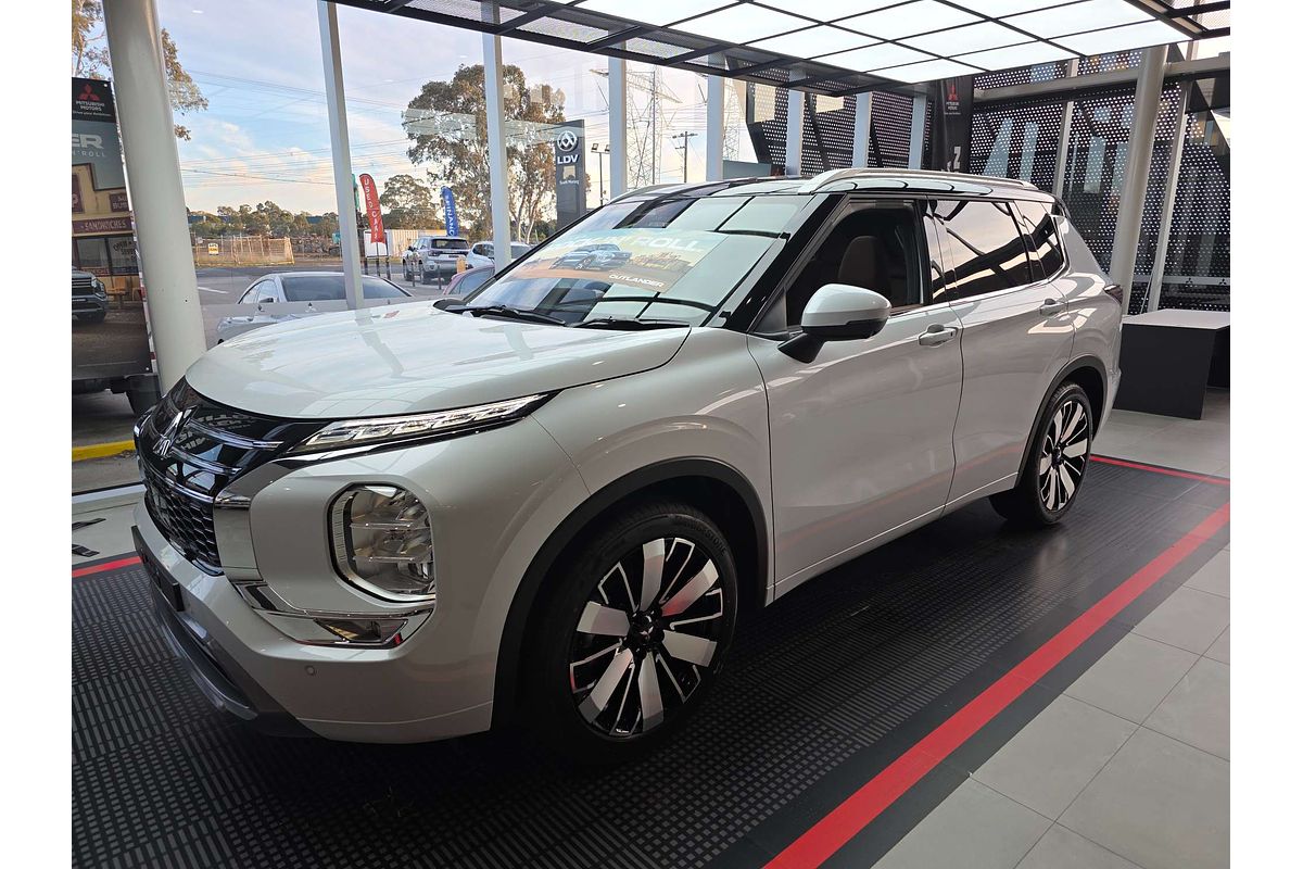 2025 Mitsubishi Outlander Exceed Tourer ZM