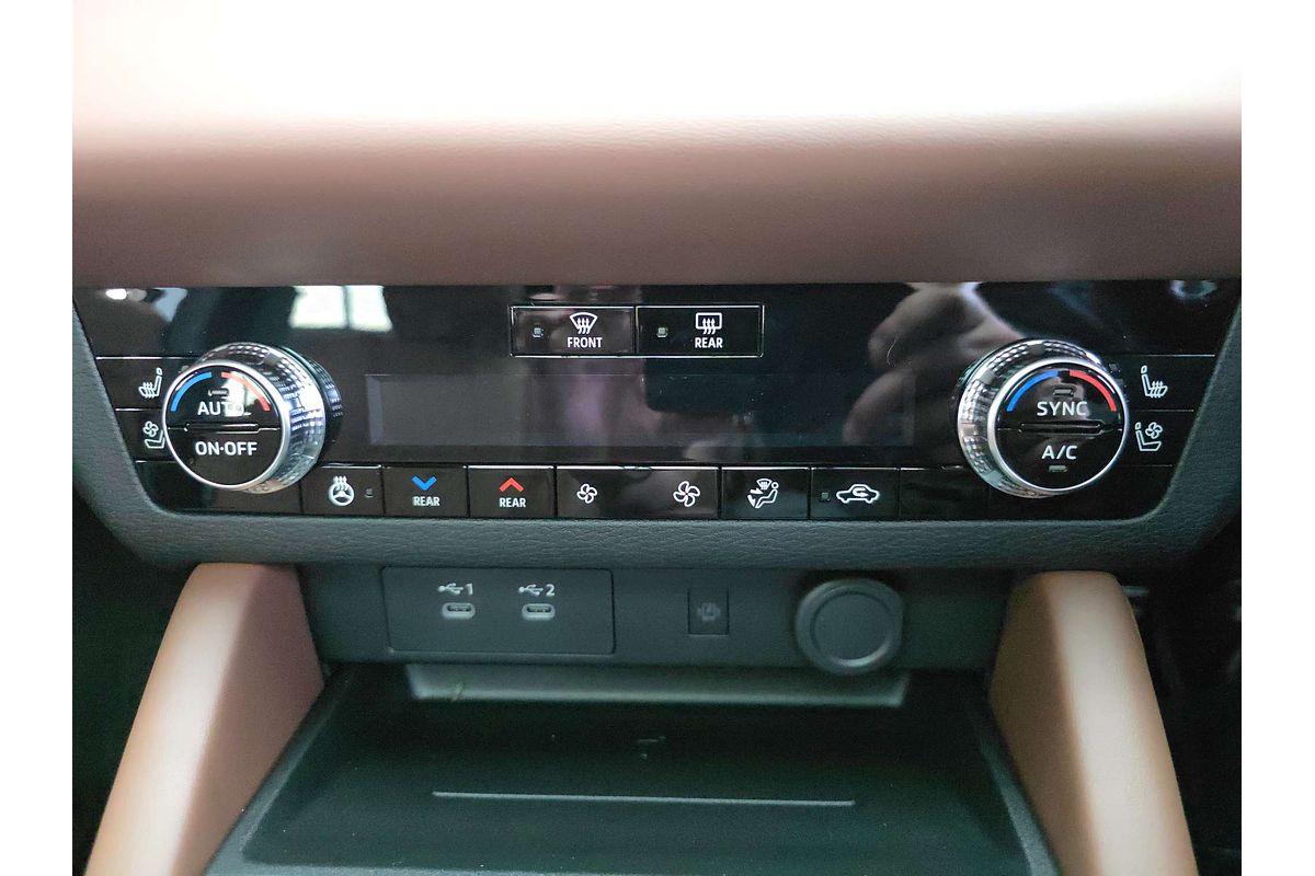2025 Mitsubishi Outlander Exceed Tourer ZM