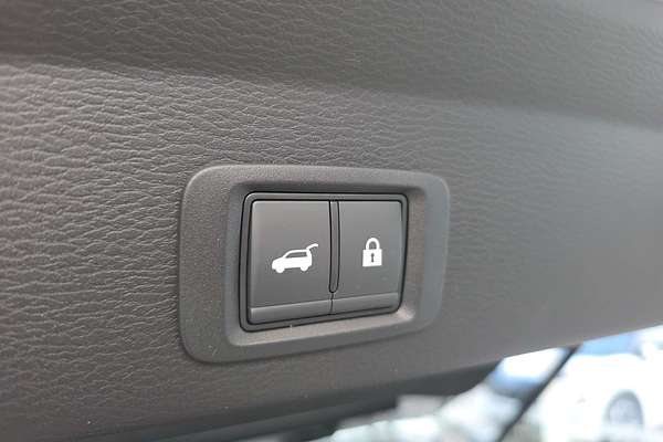 2025 Mitsubishi Outlander Exceed Tourer ZM