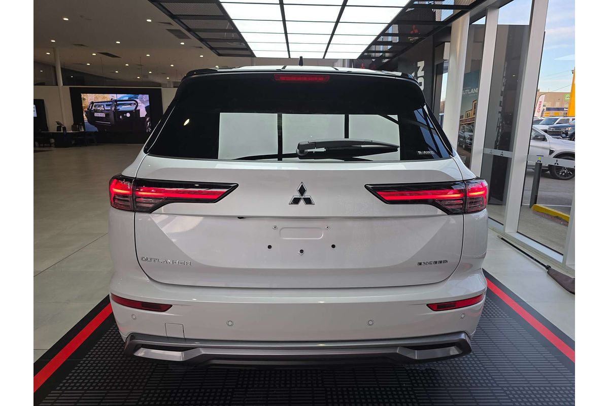 2025 Mitsubishi Outlander Exceed Tourer ZM