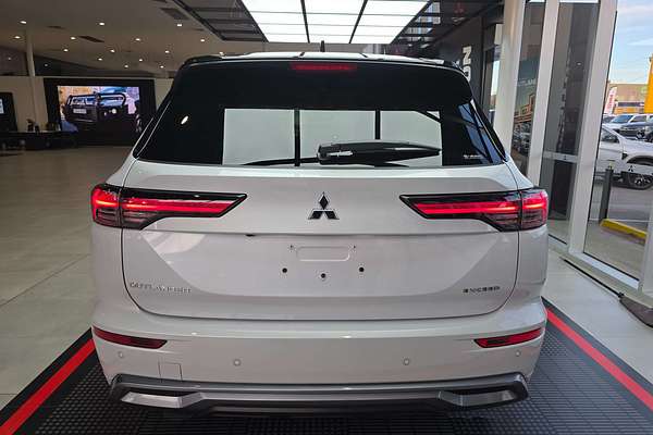 2025 Mitsubishi Outlander Exceed Tourer ZM