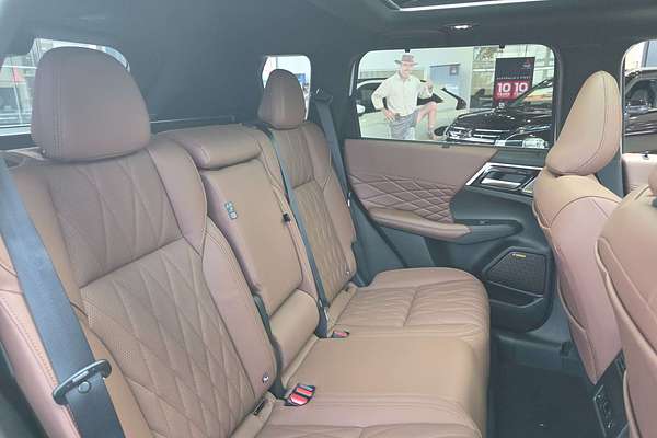 2025 Mitsubishi Outlander Exceed Tourer ZM