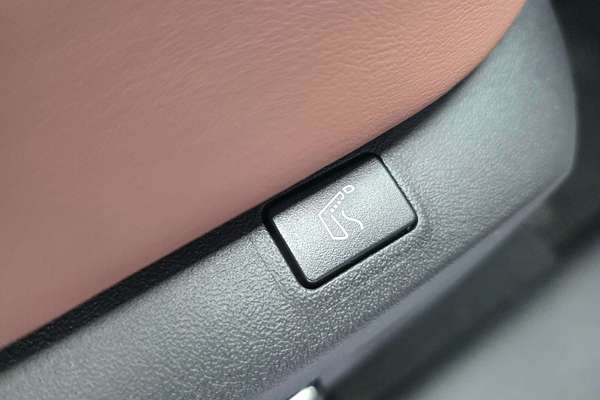 2025 Mitsubishi Outlander Exceed Tourer ZM