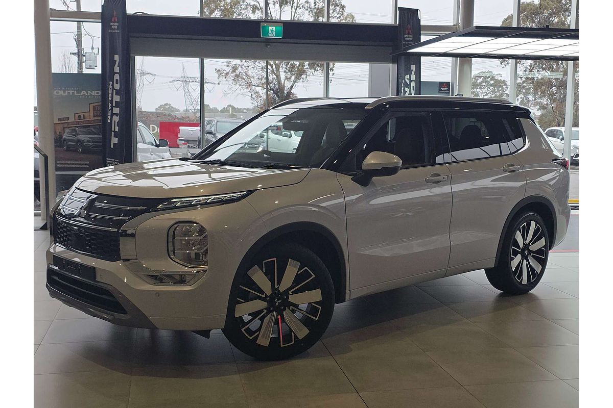 2025 Mitsubishi Outlander Exceed Tourer ZM