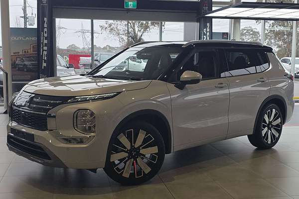 2025 Mitsubishi Outlander Exceed Tourer ZM