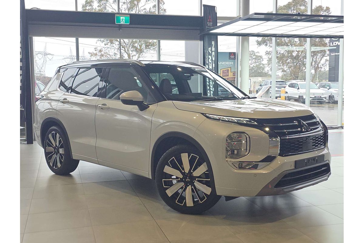 2025 Mitsubishi Outlander Exceed Tourer ZM