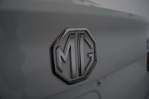 2025 MG MG5 Essence