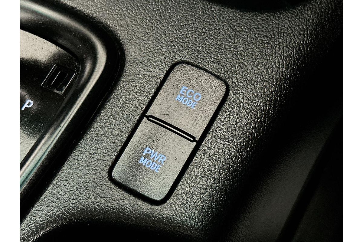 2019 Toyota Hilux SR GUN126R 4X4