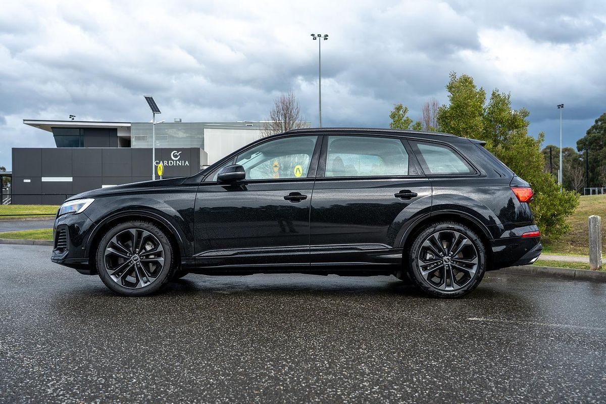 2025 Audi Q7 45 TFSI 4M