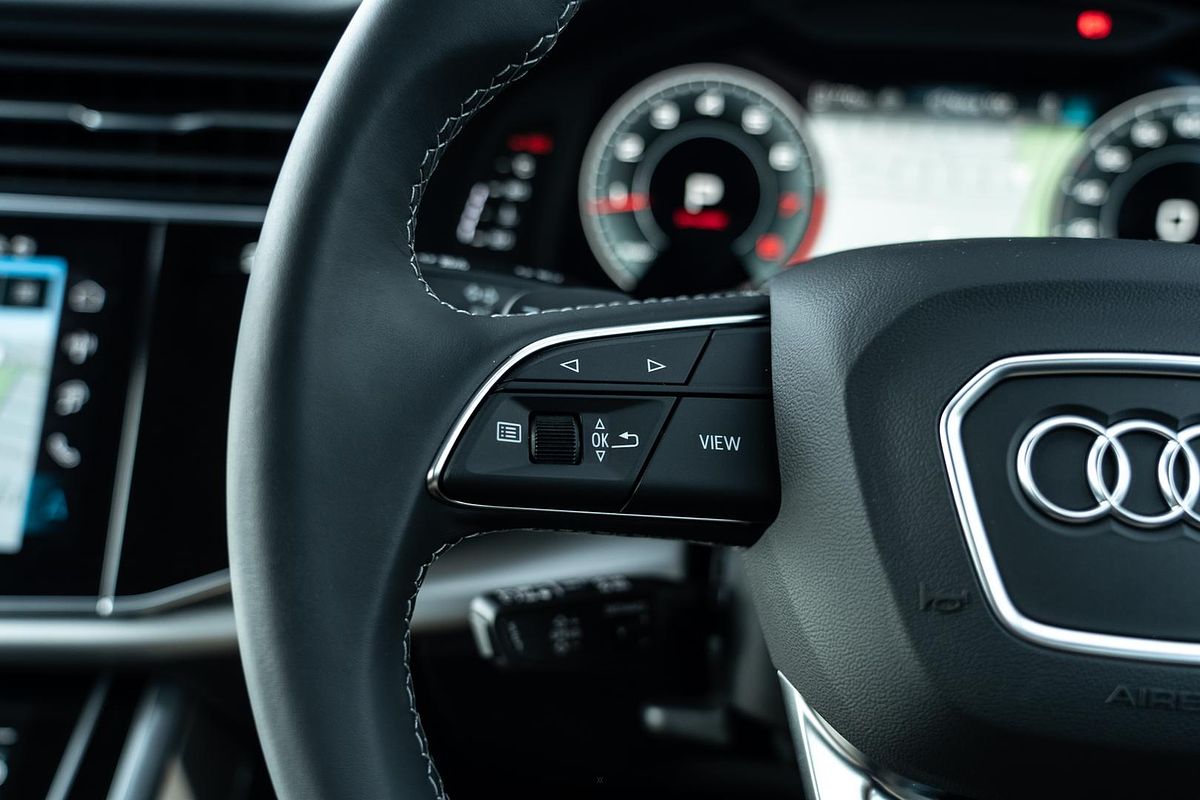 2025 Audi Q7 45 TFSI 4M