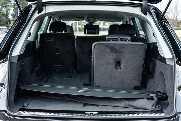2025 Audi Q7 45 TFSI 4M
