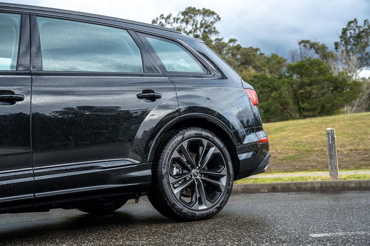 2025 Audi Q7 45 TFSI 4M