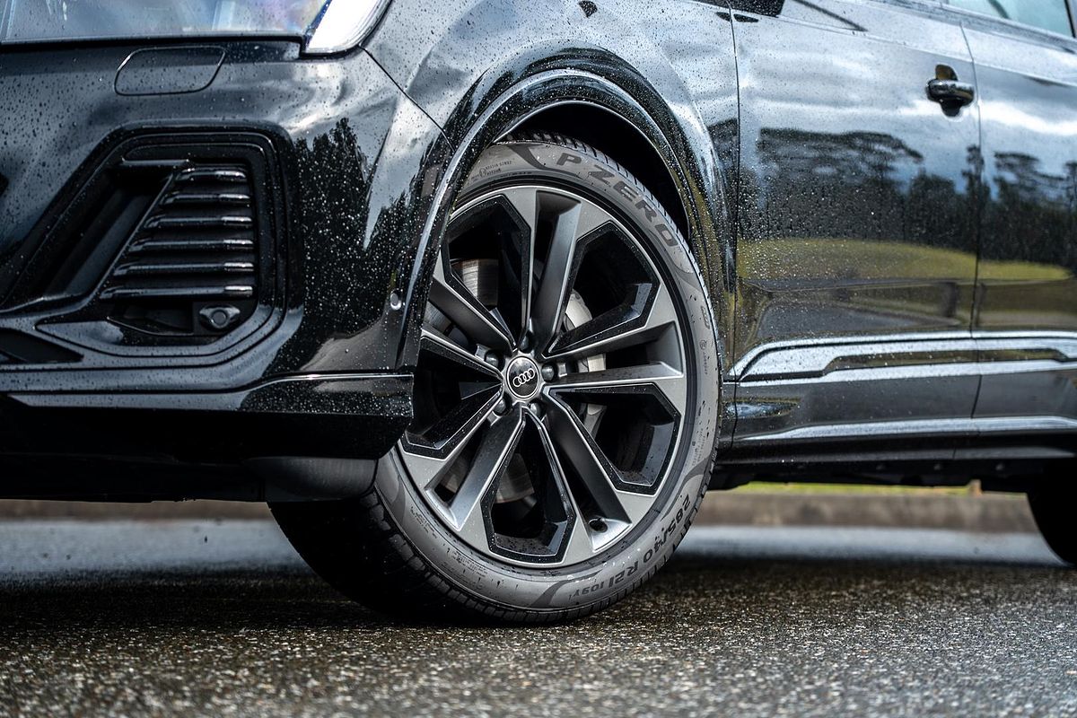 2025 Audi Q7 45 TFSI 4M
