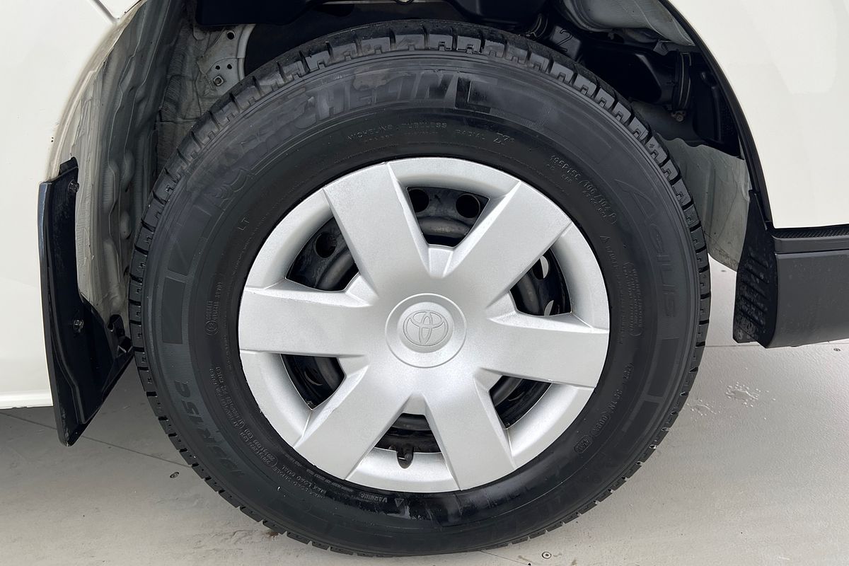 2018 Toyota Hiace TRH201R LWB