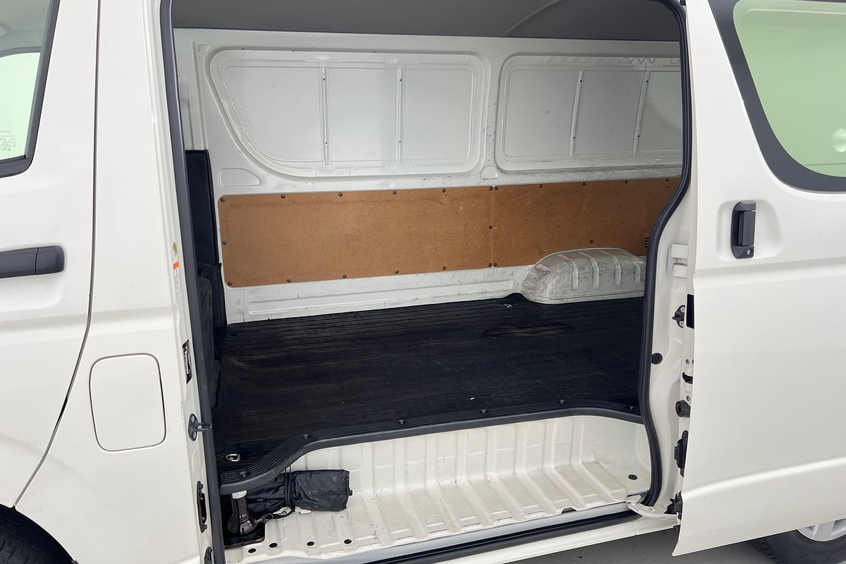 2018 Toyota Hiace TRH201R LWB