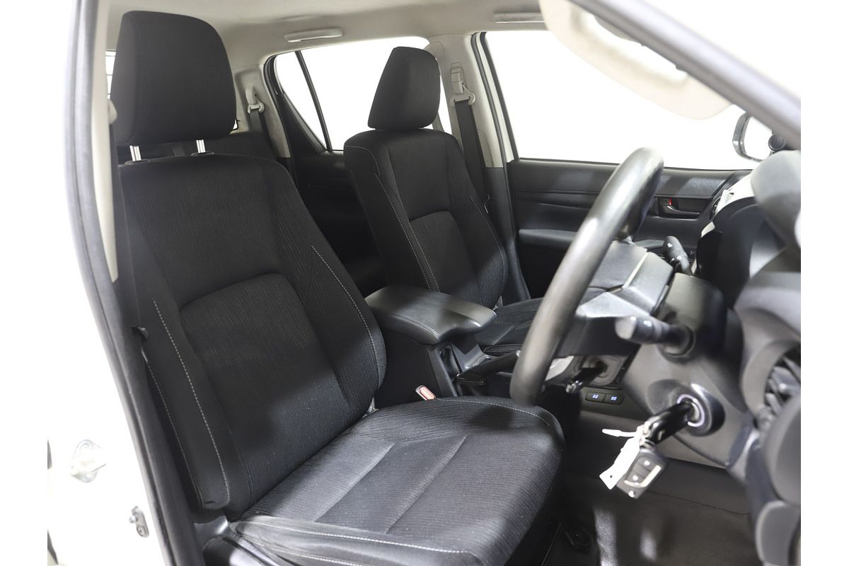 2020 Toyota Hilux SR GUN126R 4X4