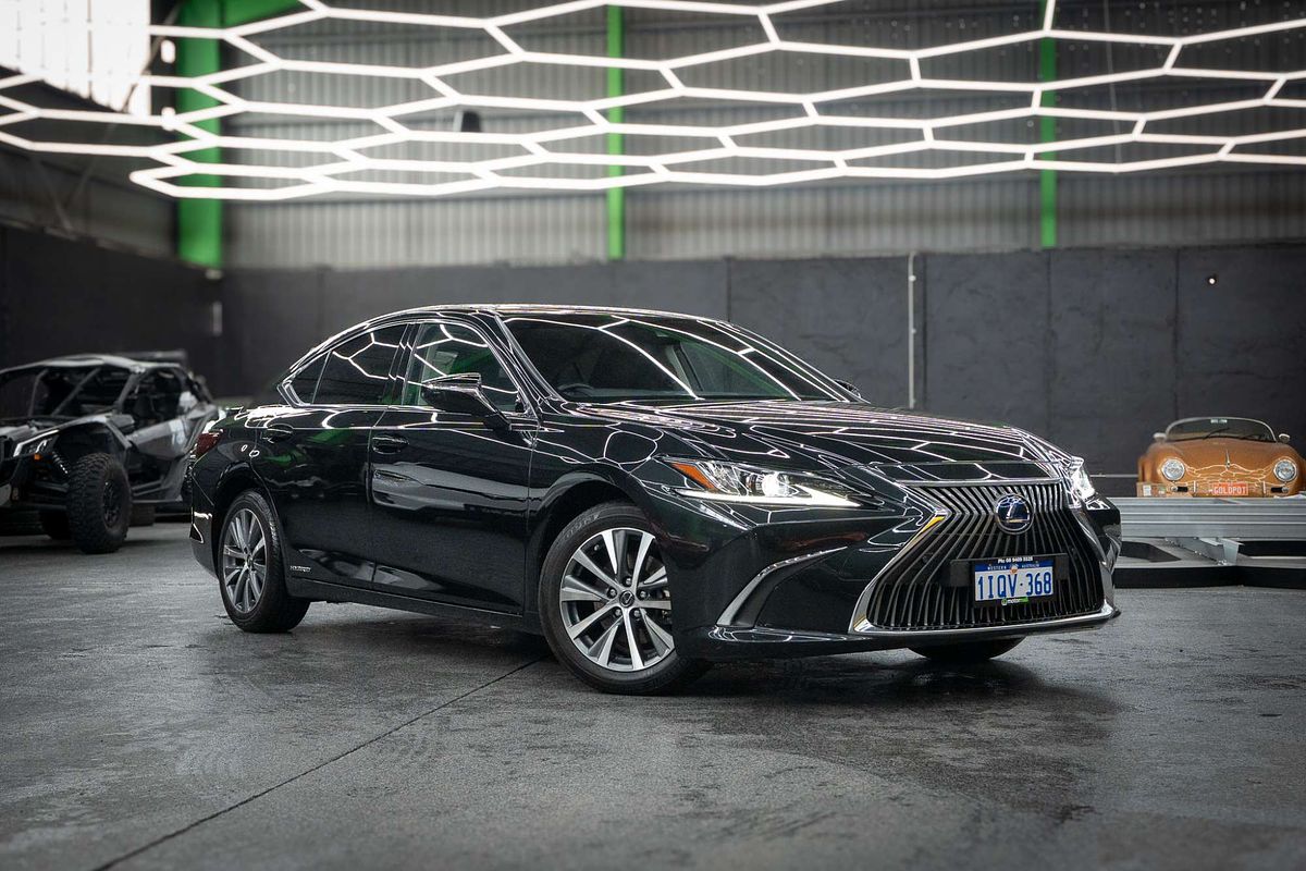2019 Lexus ES ES300h Luxury AXZH10R