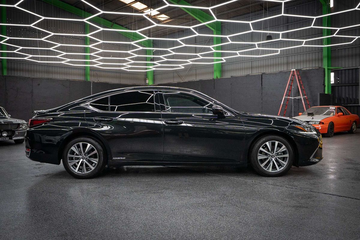 2019 Lexus ES ES300h Luxury AXZH10R