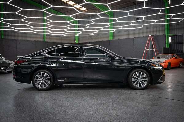 2019 Lexus ES ES300h Luxury AXZH10R