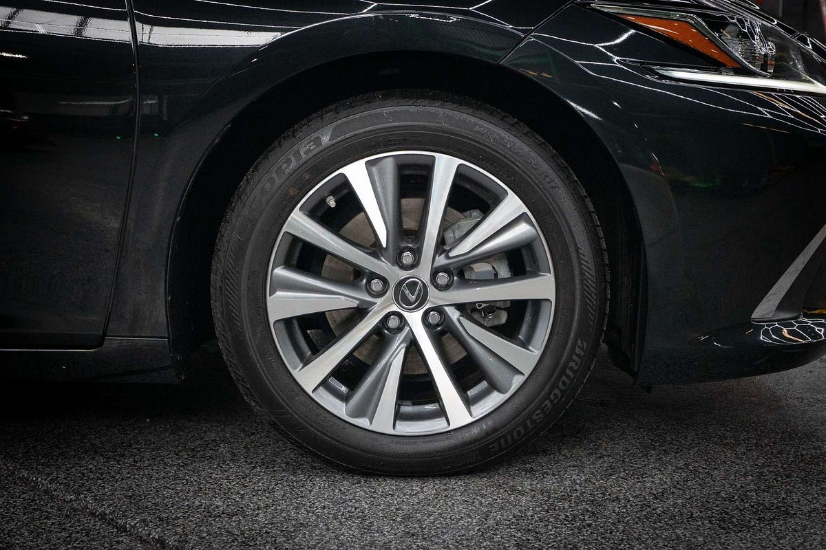2019 Lexus ES ES300h Luxury AXZH10R