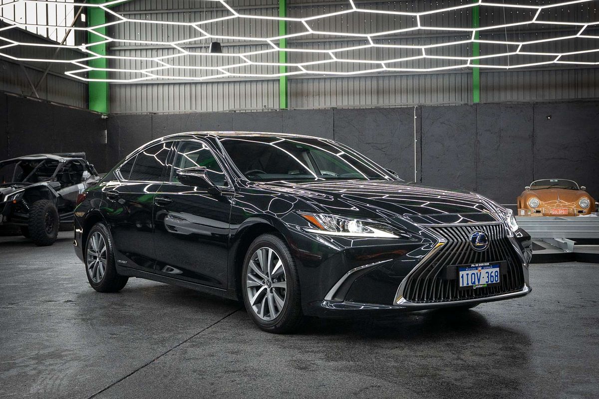 2019 Lexus ES ES300h Luxury AXZH10R