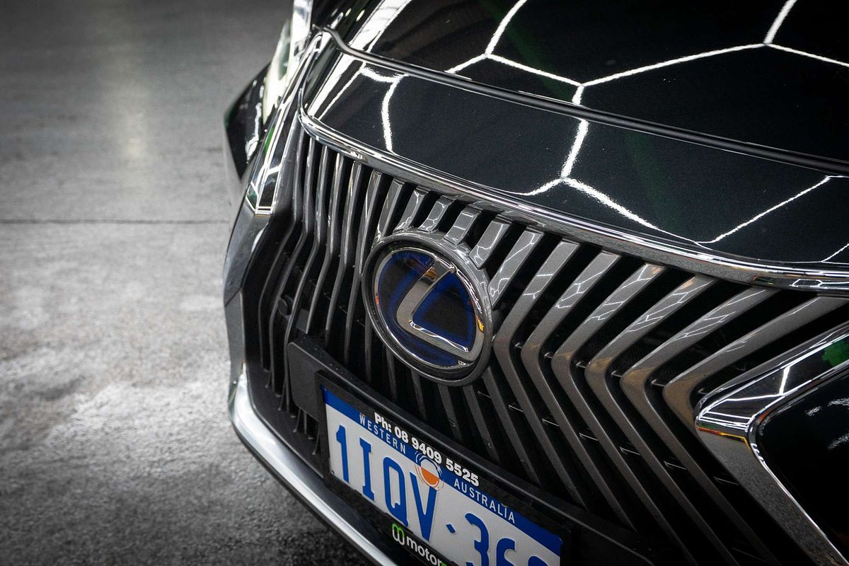 2019 Lexus ES ES300h Luxury AXZH10R