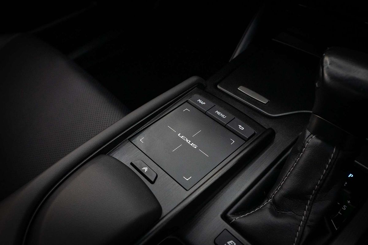 2019 Lexus ES ES300h Luxury AXZH10R