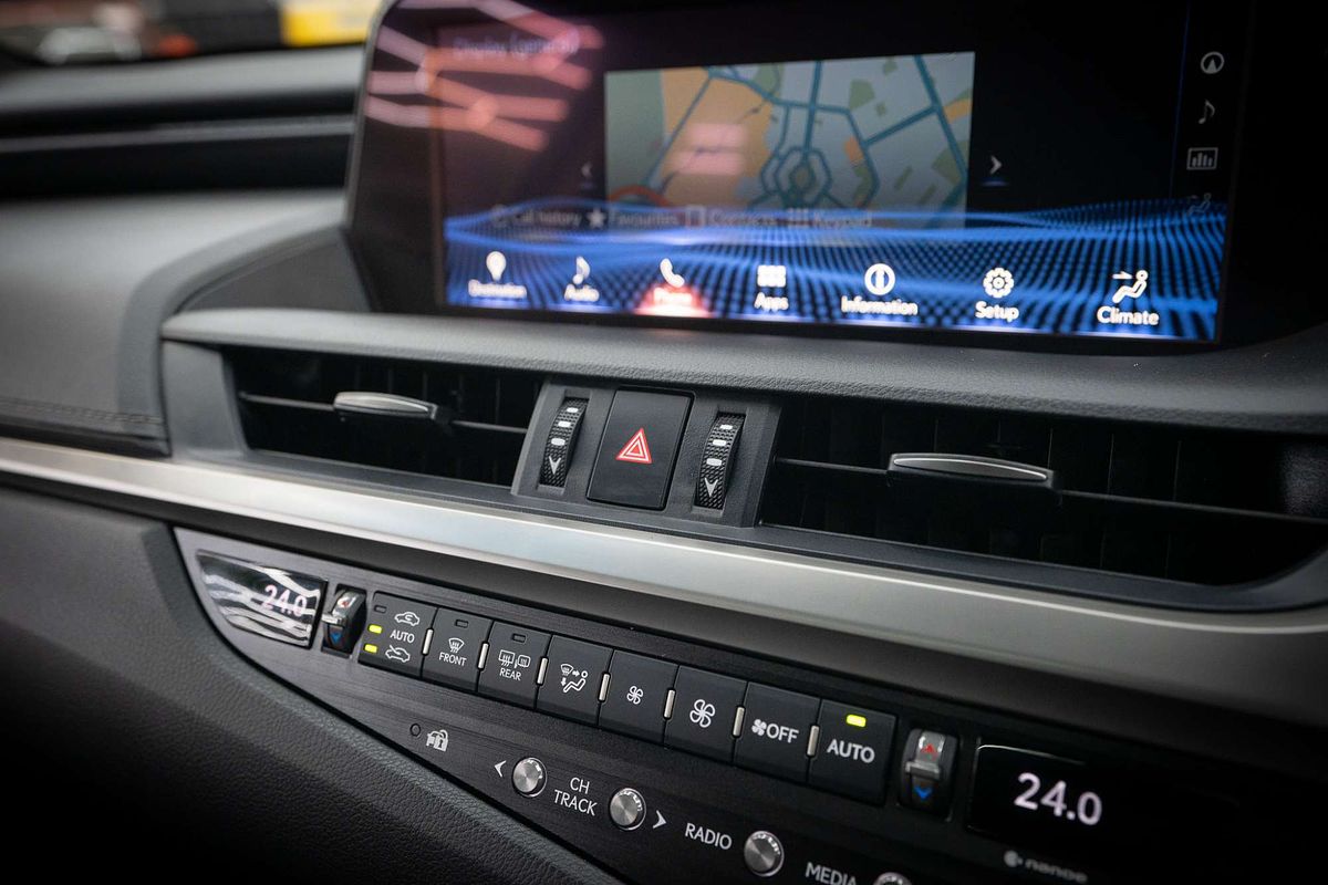 2019 Lexus ES ES300h Luxury AXZH10R