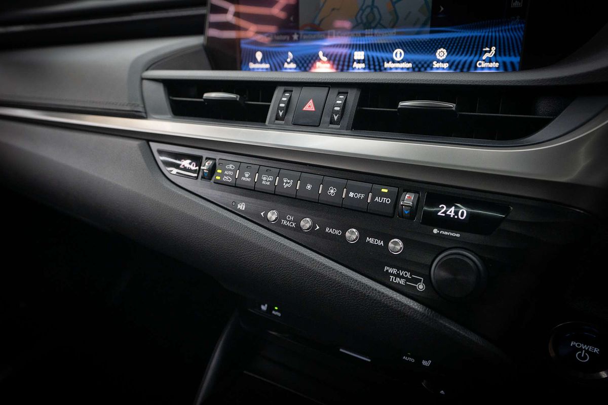 2019 Lexus ES ES300h Luxury AXZH10R