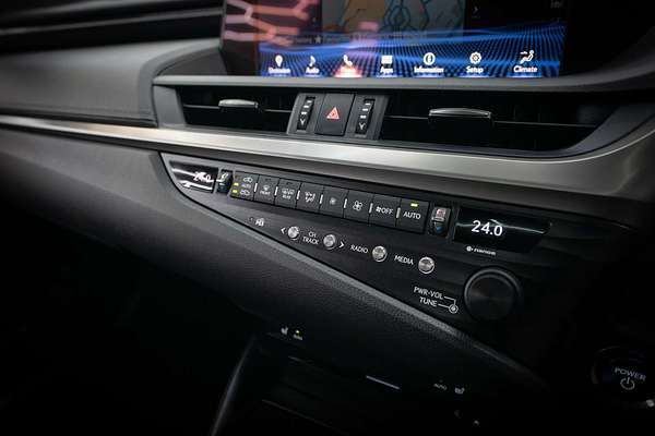 2019 Lexus ES ES300h Luxury AXZH10R