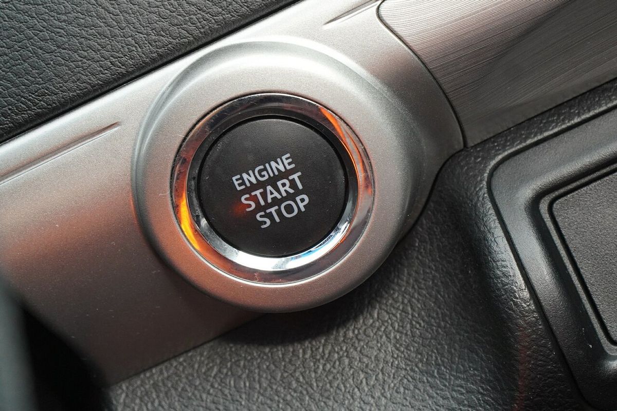 2017 Toyota Camry Atara S AVV50R