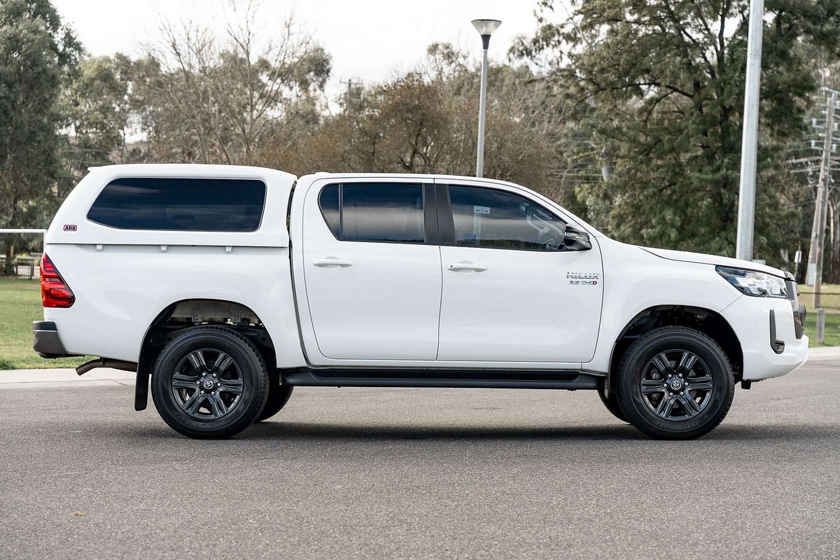 2023 Toyota Hilux SR GUN126R