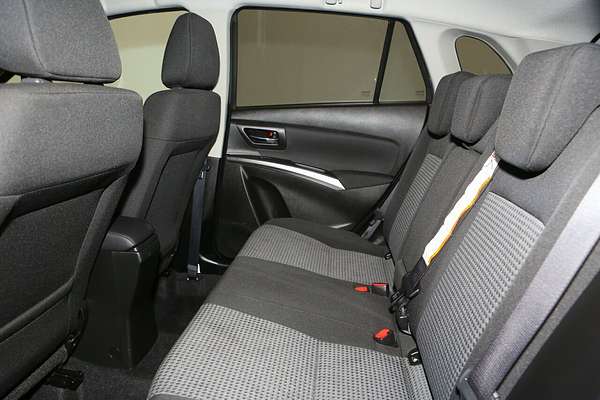 2024 Suzuki S-Cross JYB