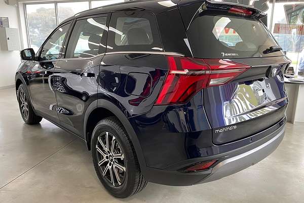 2025 Mahindra XUV700 AX7L