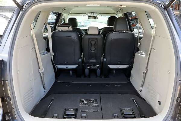 2019 Kia Carnival SLi YP