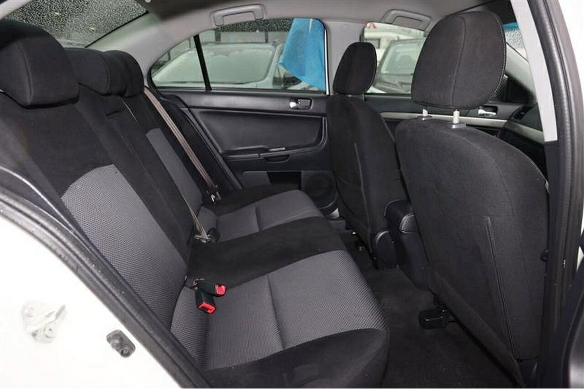 2015 Mitsubishi Lancer ES Sport CJ