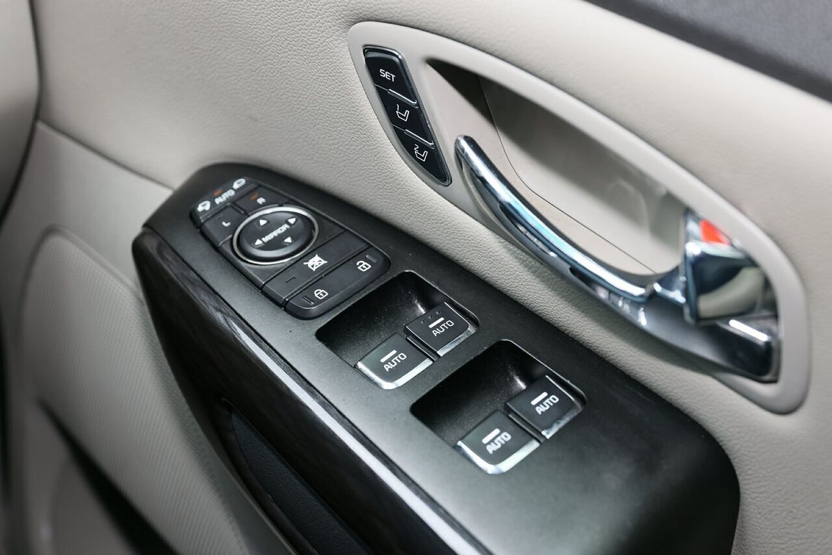 2018 Kia Carnival Platinum YP