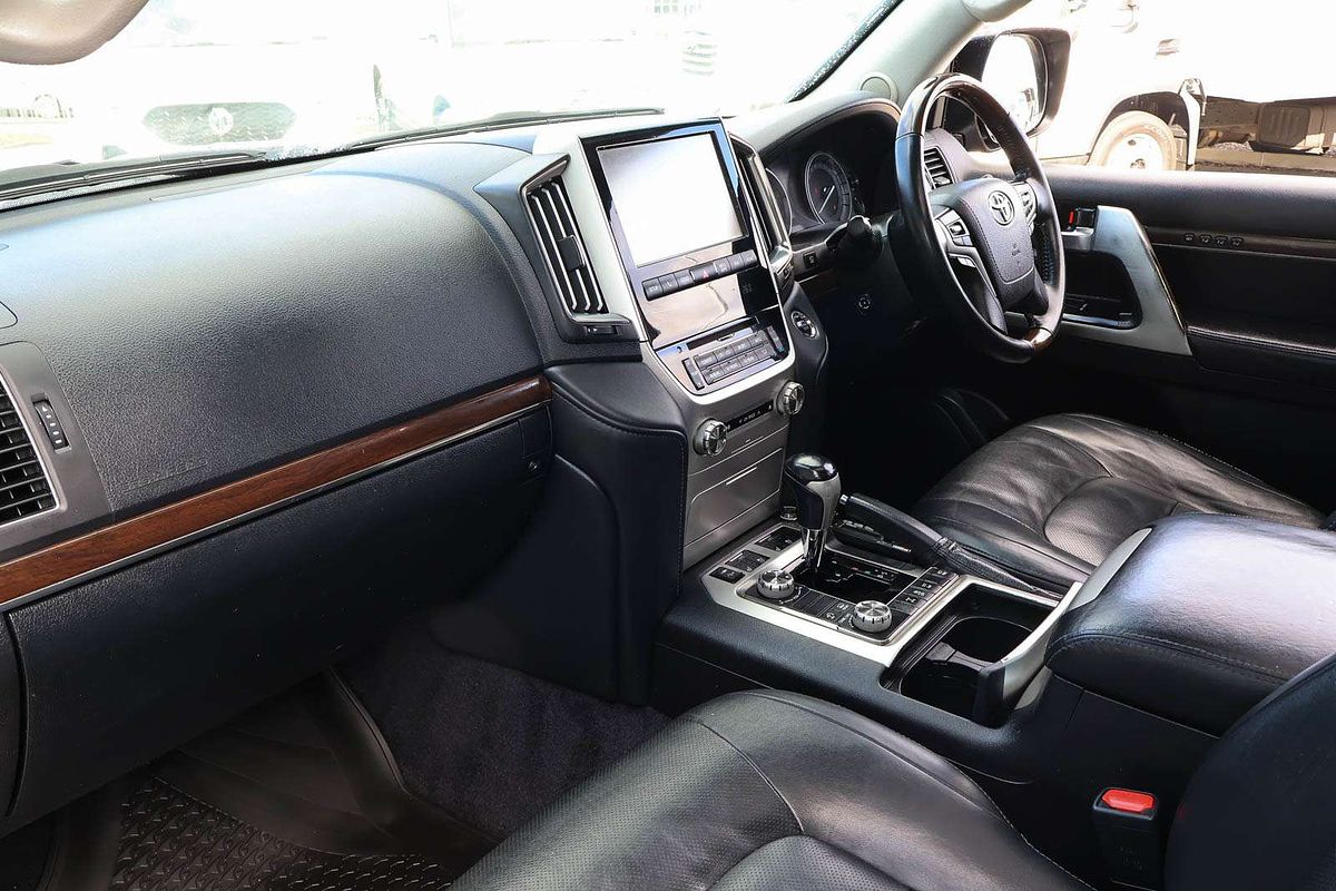 2016 Toyota Landcruiser Sahara VDJ200R