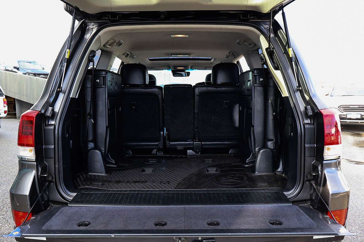2016 Toyota Landcruiser Sahara VDJ200R