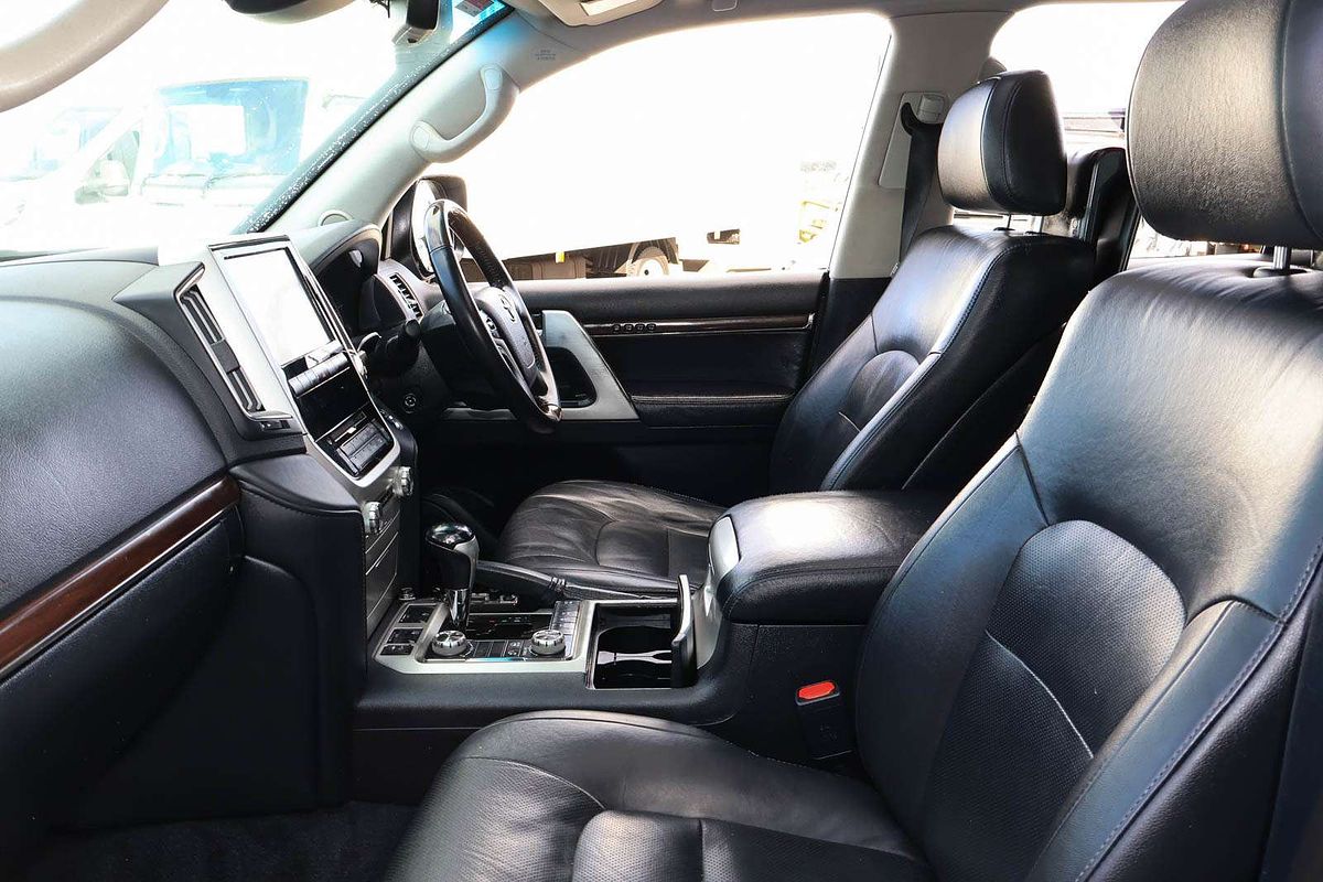 2016 Toyota Landcruiser Sahara VDJ200R