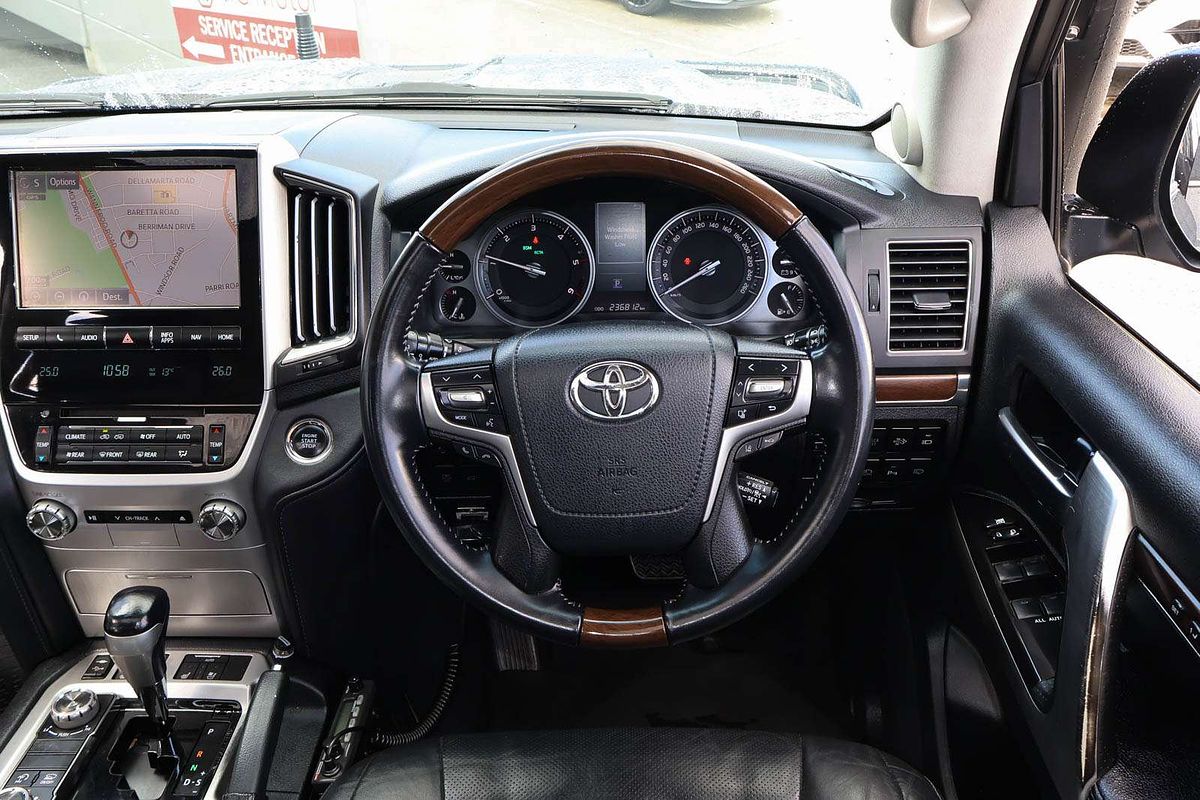 2016 Toyota Landcruiser Sahara VDJ200R