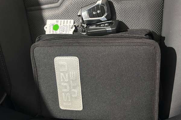 2023 Isuzu D-MAX LS-U+