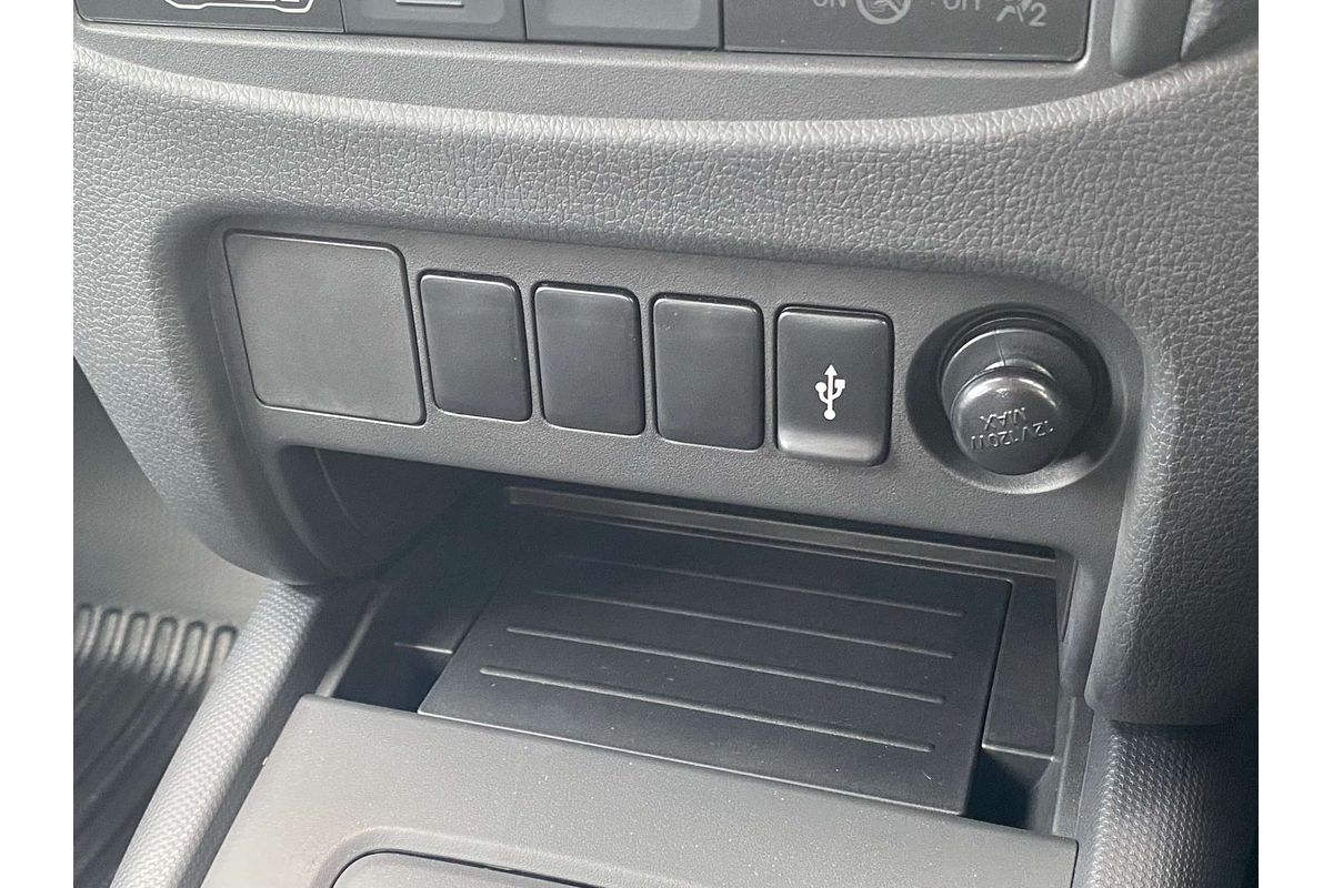 2024 Mitsubishi Triton GLX MR 4X4