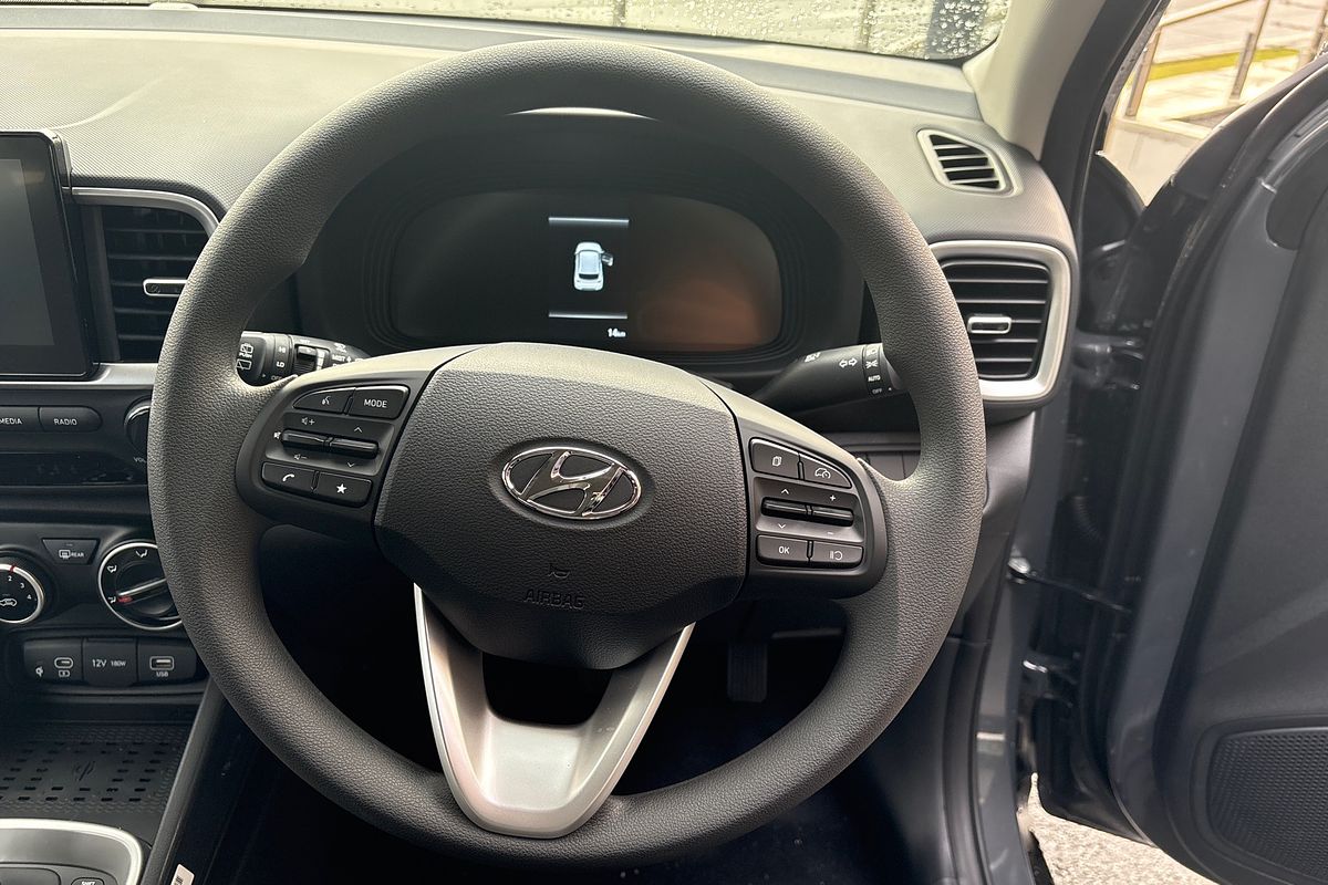 2025 Hyundai Venue  QX.V5