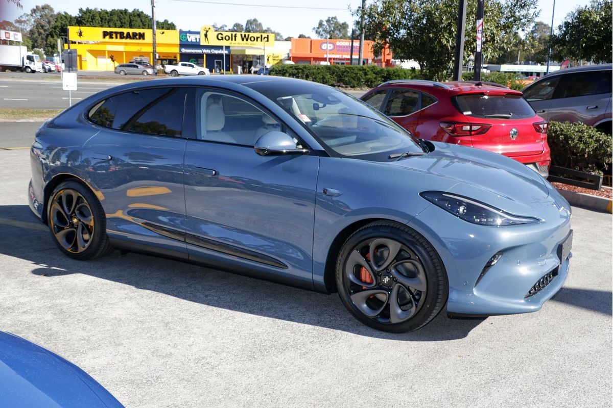 2025 MG IM6