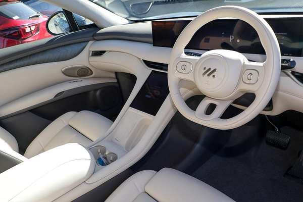 2025 MG IM6